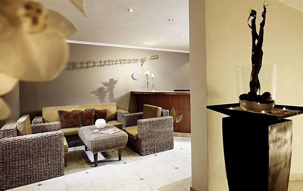 Amonti Wellnessresort Cadipietra Esterno foto