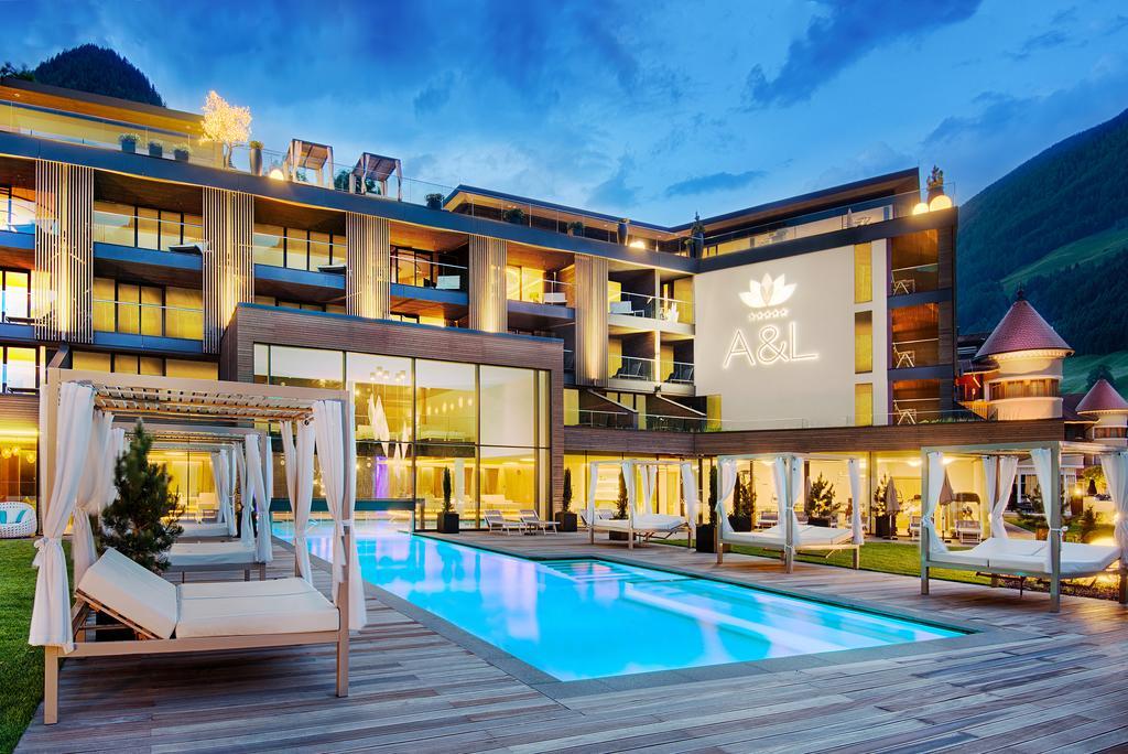 Amonti Wellnessresort Cadipietra Esterno foto