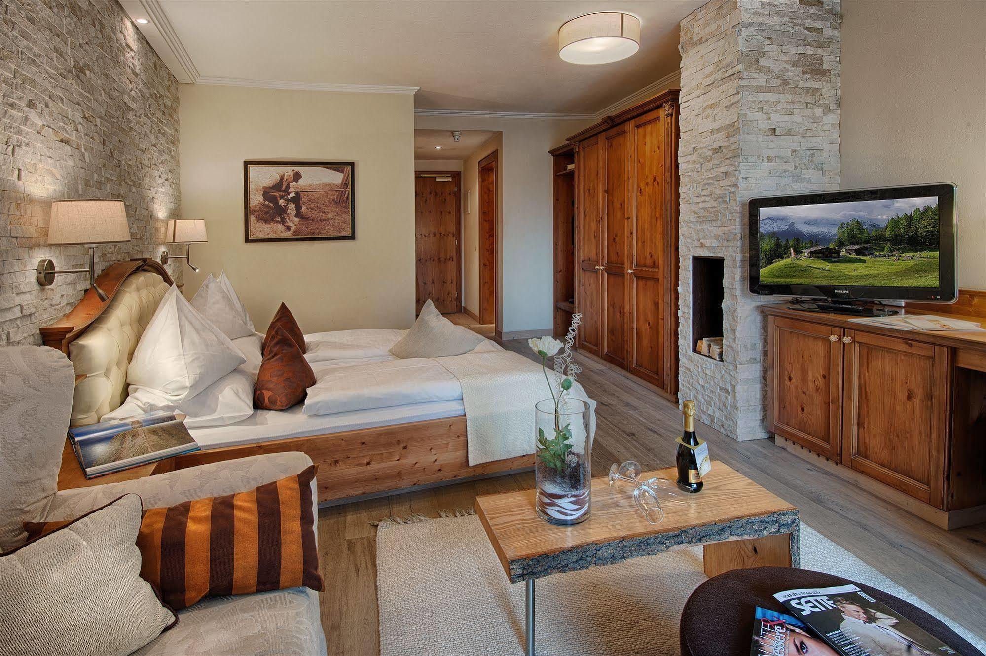 Amonti Wellnessresort Cadipietra Esterno foto