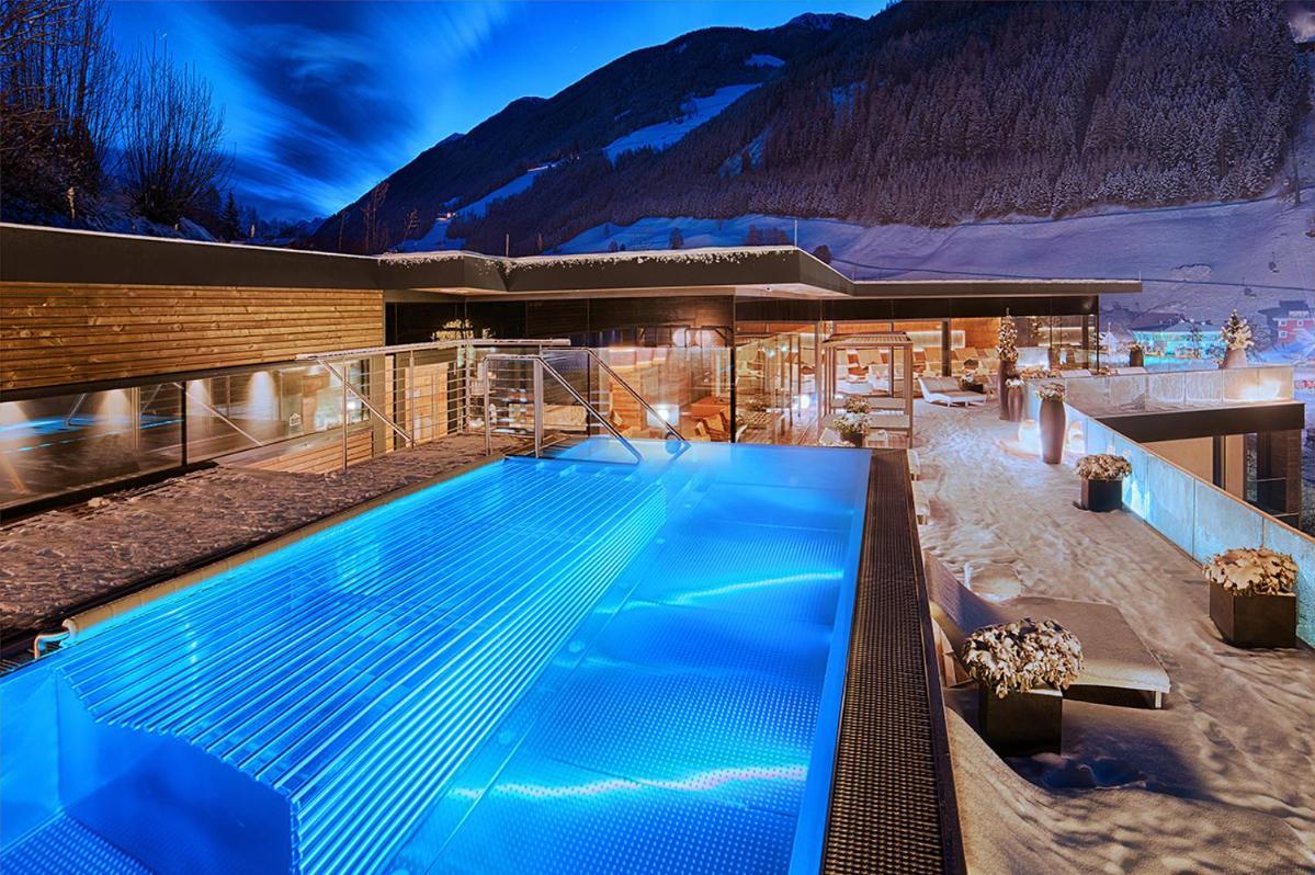 Amonti Wellnessresort Cadipietra Esterno foto