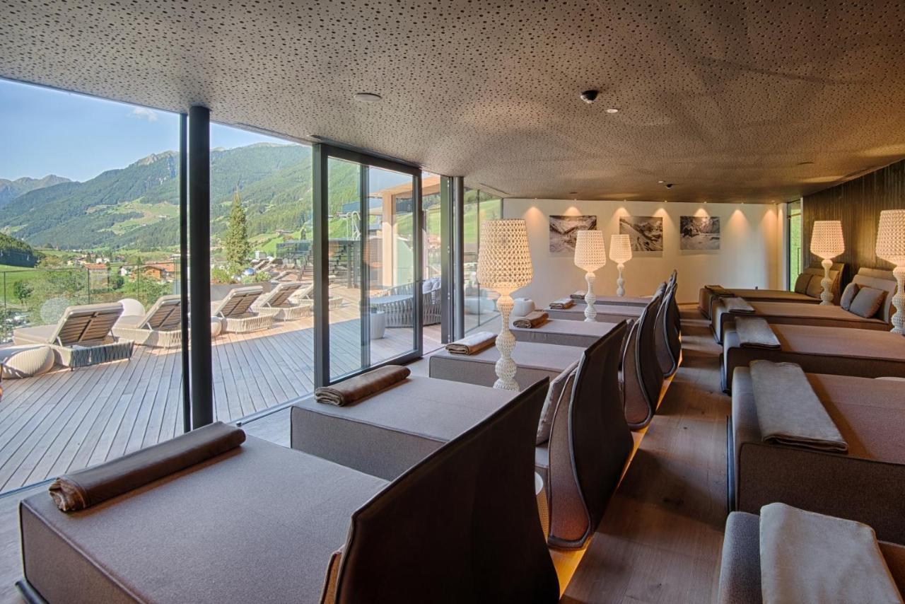 Amonti Wellnessresort Cadipietra Esterno foto