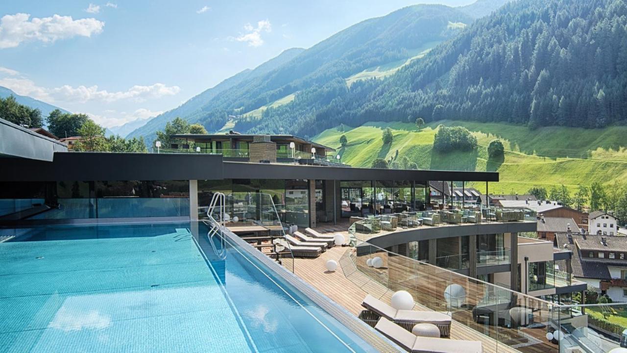 Amonti Wellnessresort Cadipietra Esterno foto