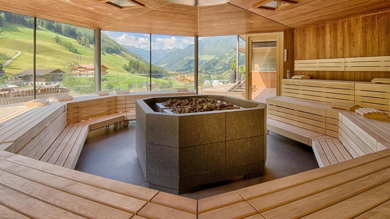 Amonti Wellnessresort Cadipietra Esterno foto