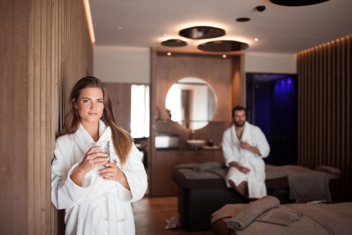 Amonti Wellnessresort Cadipietra Esterno foto